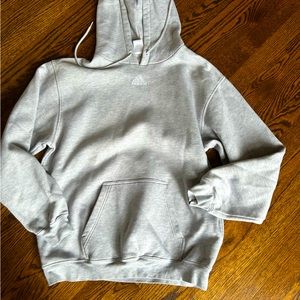 Adidas Men’s heavy pullover grey sweatshirt.